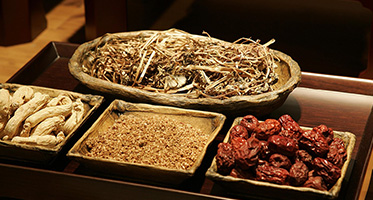 鸿厚堂   传承四百年中医智慧，深耕社区轻医养与居家养老新赛道