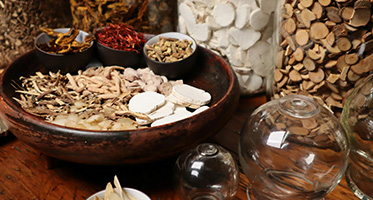 鸿厚堂   传承四百年中医精髓，构建大健康产业新生态